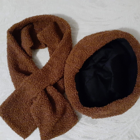 ❌⭕SOLD❌⭕MONOCHROME SCARF SET - Picture 2 of 2